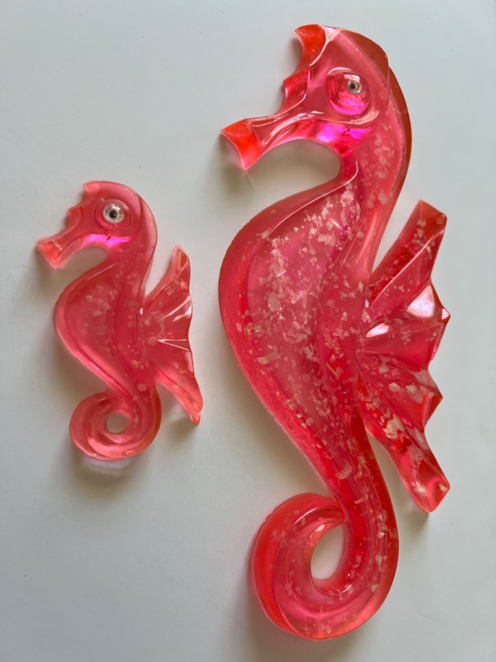 VINTAGE decorative seahorse Lucite/ Resin wall plaques set of 2 MCM 60s decor